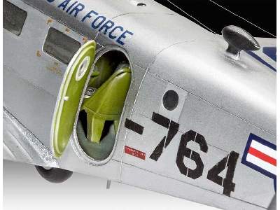 C-45F Expeditor - image 2