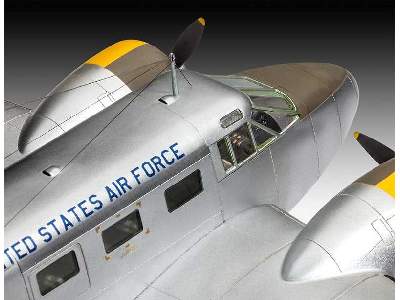 C-45F Expeditor - image 3