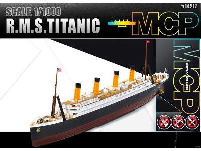 RMS Titanic - passenger liner - Multi Color Parts - image 1