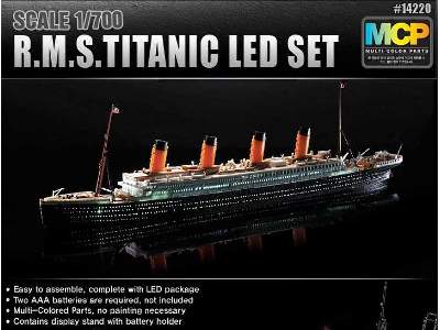 RMS Titanic z oświetleniem Led - Multi Color Parts - image 1