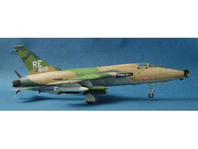 Republic F-105D Thunderchief - image 3