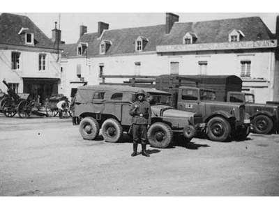 French WW2 Artillery tractor (6x6) W15T - image 9