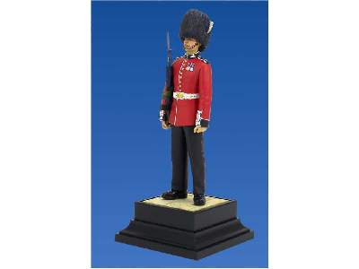 British Grenadier Queen’s Guards - image 7