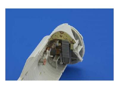 OS2U Kingfisher interior 1/32 - Kitty Hawk - image 3