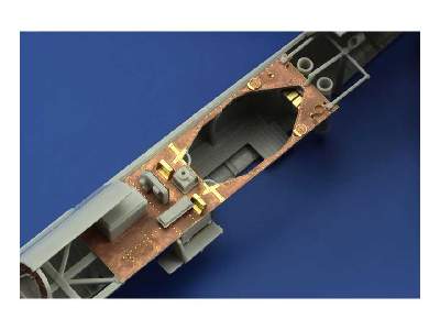 OS2U Kingfisher interior 1/32 - Kitty Hawk - image 7