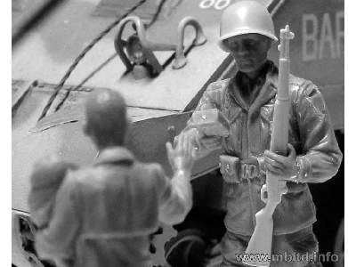 The 101st light company. US Paratroopers & British Tankman - image 3