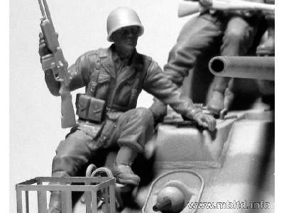 The 101st light company. US Paratroopers & British Tankman - image 9