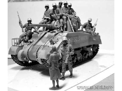 The 101st light company. US Paratroopers & British Tankman - image 15