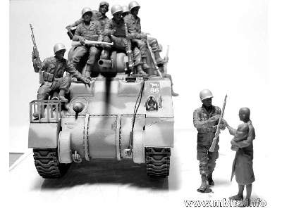 The 101st light company. US Paratroopers & British Tankman - image 18