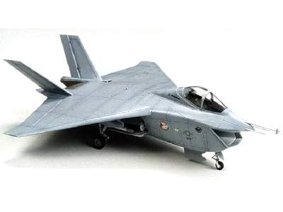 Boeing X-32 JSF multi-purpose jet fighter - image 1