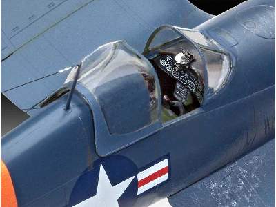 F4U-4 Corsair - image 4