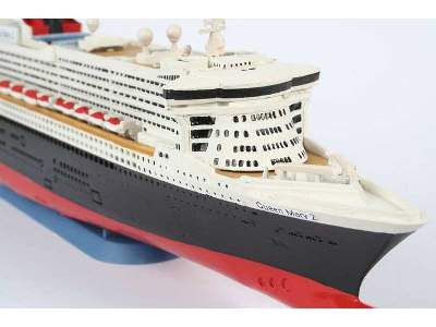 Ocean Liner Queen Mary 2 - image 3