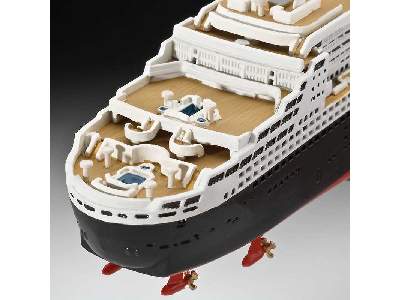Ocean Liner Queen Mary 2 - image 7