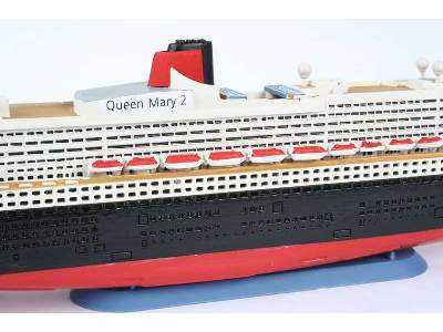 Ocean Liner Queen Mary 2 - image 8