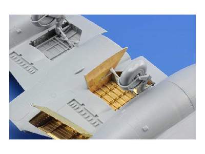 Meteor F.8 undercarriage 1/48 - Airfix - image 3