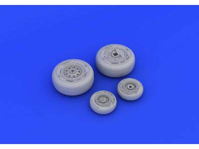 F-4J wheels 1/48 - Academy - image 3