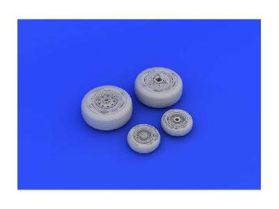 F-4J wheels 1/48 - Academy - image 7