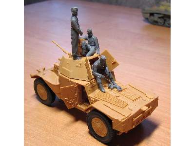 German Armoured Vehicle Crew (1941-1942) (4 figures and cat) - image 2