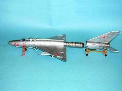 MiG-21 F-13 - image 4