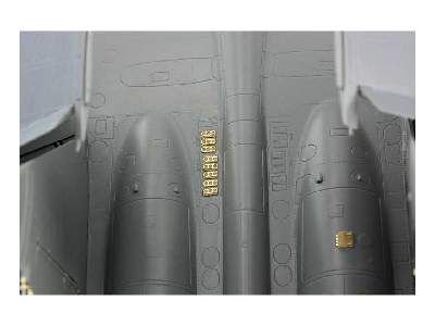 Su-33 exterior 1/48 - Kinetic - image 12