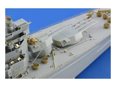 HMS King George V cranes & railings 1/350 - Tamiya - image 4