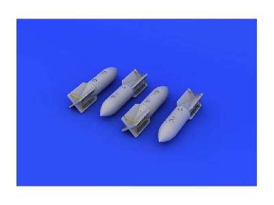 SC 250 German WWII bombs 1/72 - image 8