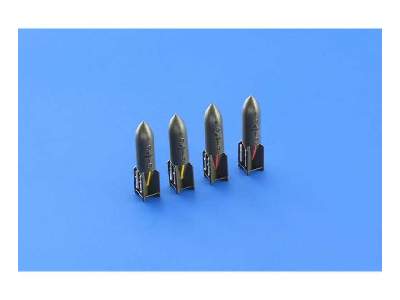 SC 250 German WWII bombs 1/72 - image 10