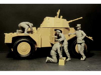 French Armoured Vehicle Crew - 1940 - image 4