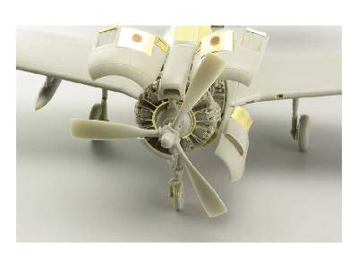 T-28B/ D Trojan exterior 1/32 - Kitty Hawk - image 7