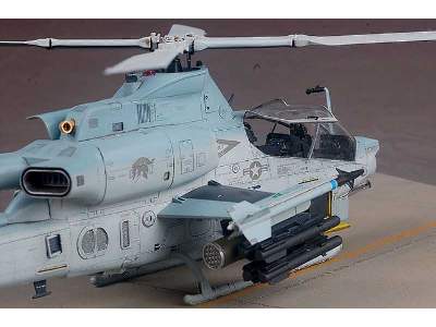 Bell AH-1Z Viper śmigłowiec szturmowy - image 10