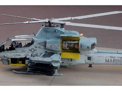Bell AH-1Z Viper śmigłowiec szturmowy - image 14