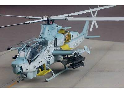 Bell AH-1Z Viper śmigłowiec szturmowy - image 16