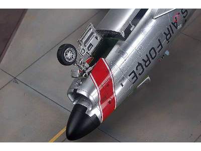 North American F-86D Sabre - image 6