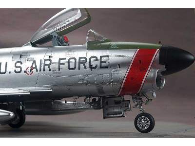 North American F-86D Sabre - image 8