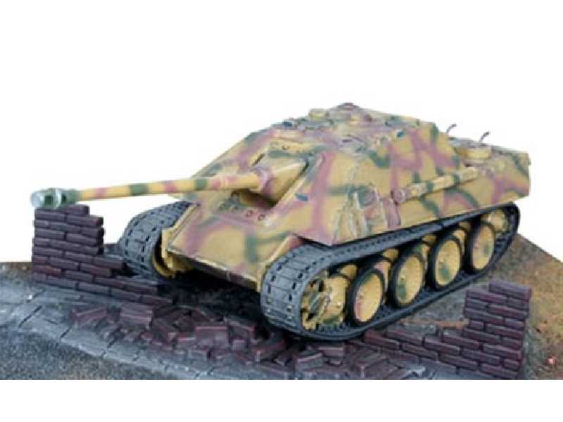 Sd.Kfz. 173 Jagdpanther w/diorama - image 1