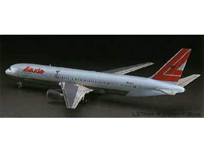 Lauda Air Boeing 767-400 - image 1