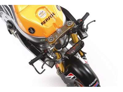 Repsol Honda RC213V'14 - image 6