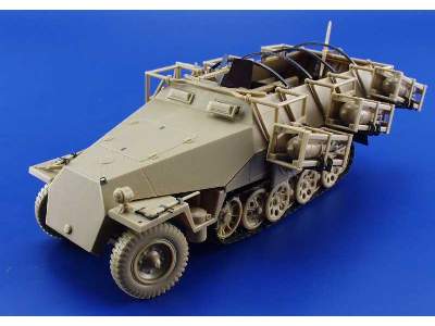 Sd. Kfz.251/1 Ausf. D Stuka zu Fuss 1/35 - Tamiya - image 9