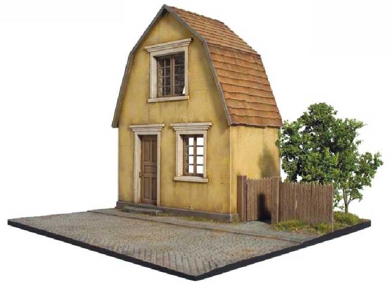Diorama - Village House w/base - image 1