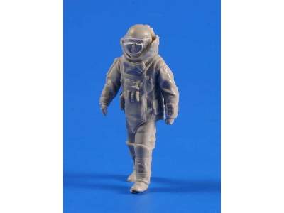 Bomb Disposal Technician - image 14