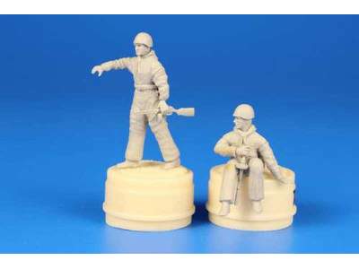 Soviet Tank Desant Troops, part 2 (2 figures), for a T-34 and an - image 1