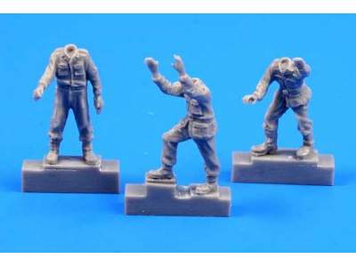 German A4/V2 missile launch platform personnel, WW II (3 figures - image 4