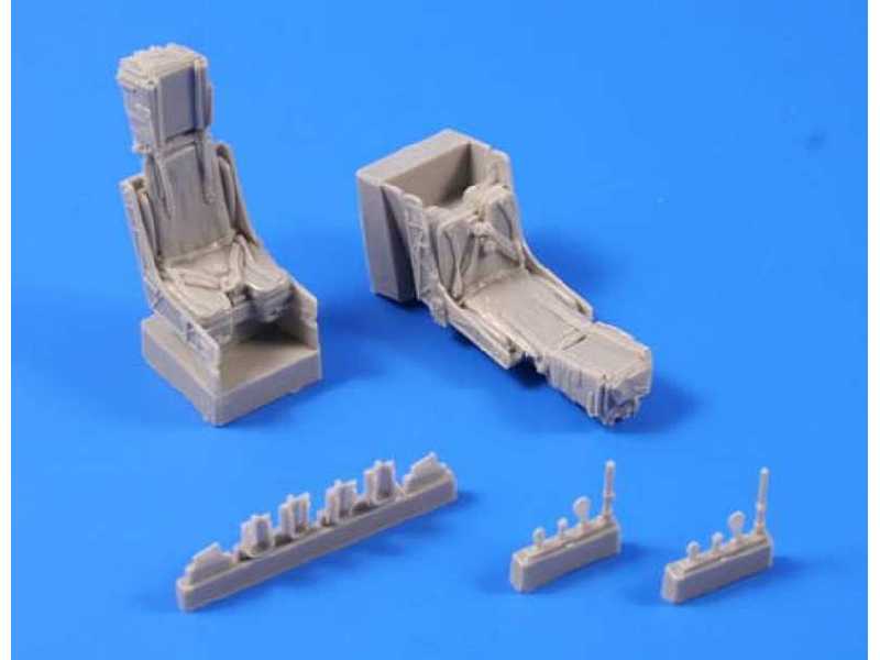 Ejection seat Martin Baker Mk.10 (2 pcs) 1/32 - image 1