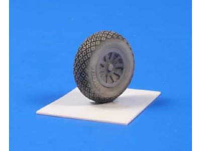 P-51D Mustang -Wheels 1/72 (Diamond and Hole Tread Pattern) for  - image 3
