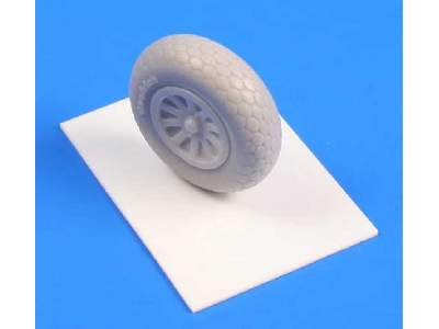 Q72169 P-51D Mustang - Wheels 1/72 (Oval Tread Pattern) for Acad - image 3