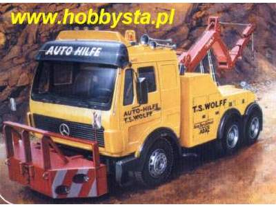 Mercedes Wrecker Truck - image 1