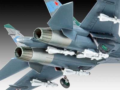 Suchoi Su-27 Flanker - image 2