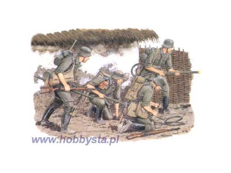 Figures German Sturmpionier (Kursk 1943) - image 1