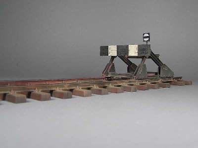 Railway Track w/Dead End - European Gauge - image 13