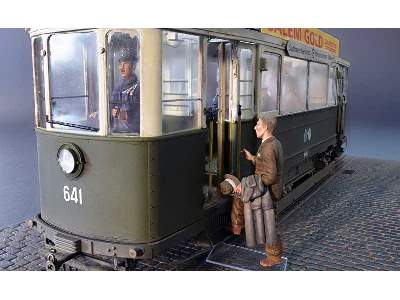 European Tramcar (StraBenbahn Triebwagen 641) w/Crew & Passenger - image 55